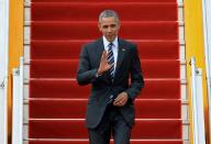 US President Barack Obama disembarks from Air Force One on his arrival in Ho Chi Minh City on May 24, 2016