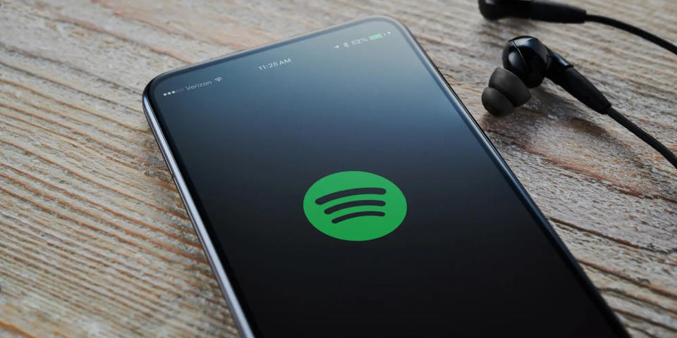 Dass die Spotify-App immer wieder abstürzt, kommt gar nicht so selten vor. Ein Neustart der App wie des gesamten Gerätes können helfen. Aber auch weitere Tipps. - Copyright: Olly Curtis/Future via Getty Images