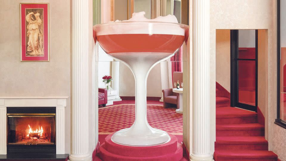 The champagne coupe-shaped whirlpool at Cove Poconos Resorts launched in 1984. - Margaret and Corey Bienert/Courtesy Artisan Books