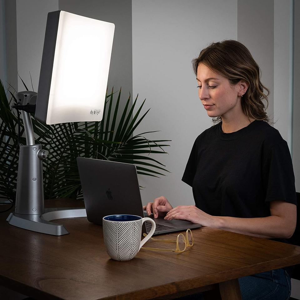 light therapy lamp desk