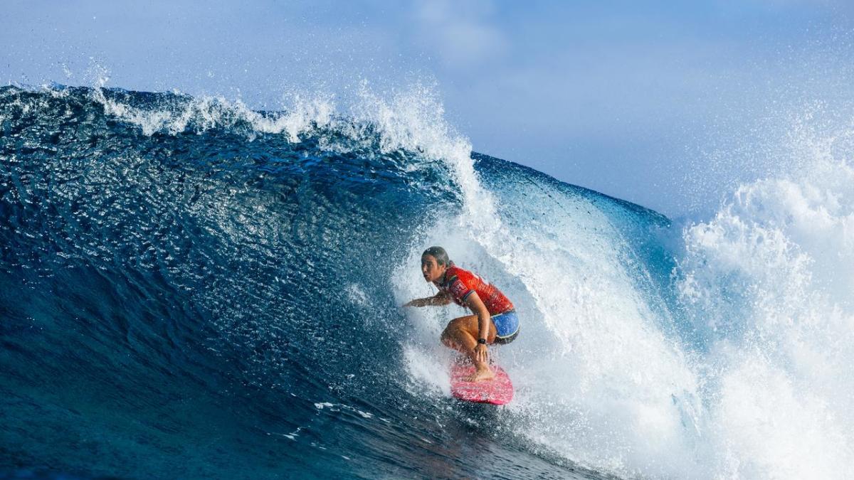 Surfista australiano Wright avança para alojamentos portugueses