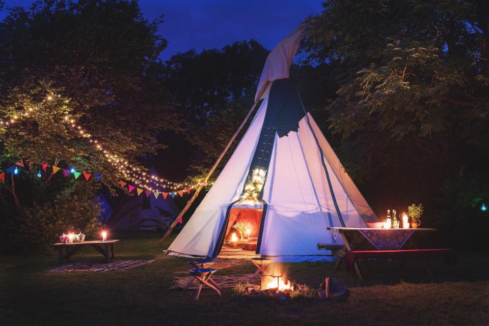 An onsite lake is ideal for swimming and rowing (Cornish Tipi Holidays)