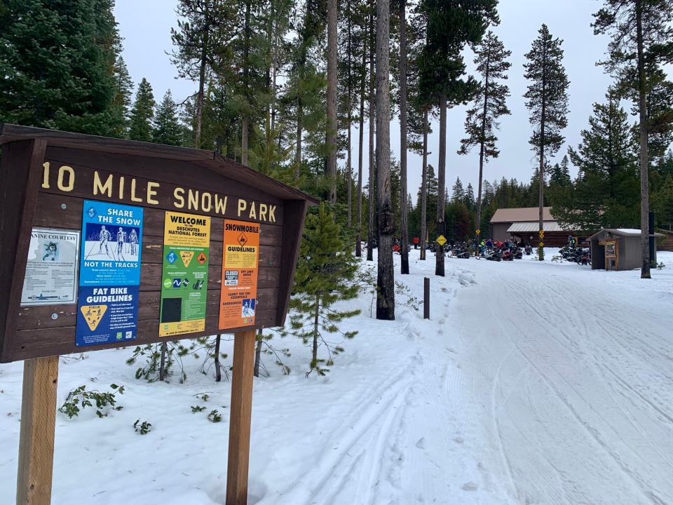 10 Mile Sno Park is the trailhead for a trip to Paulina Falls and Lake area in Newberry Volcanic National Monument in Central Oregon north of La Pine.