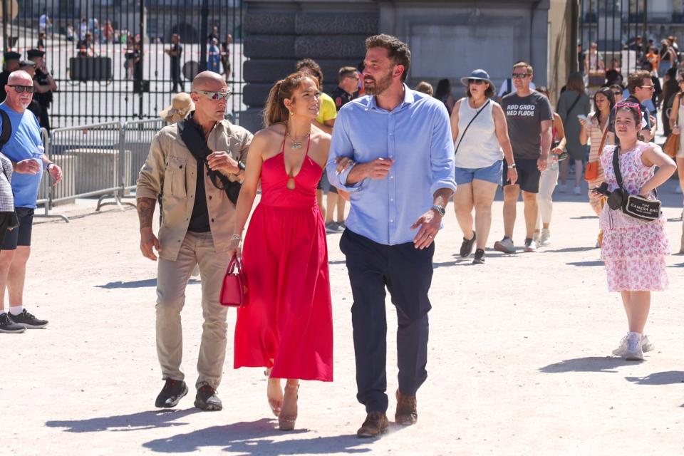 Jennifer Lopez and Ben Affleck Sightseeing in Paris