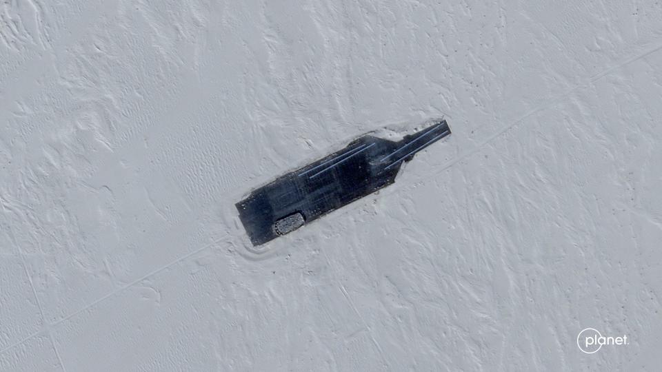 Satellite image of a new carrier target in China's Taklamakan Desert.