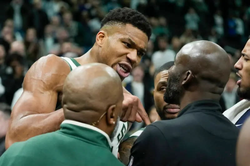 ▲Giannis Antetokounmpo砍下64分寫下生涯新高，賽後比賽用球卻一度被溜馬隊拿走。（圖／美聯社／達志影像）