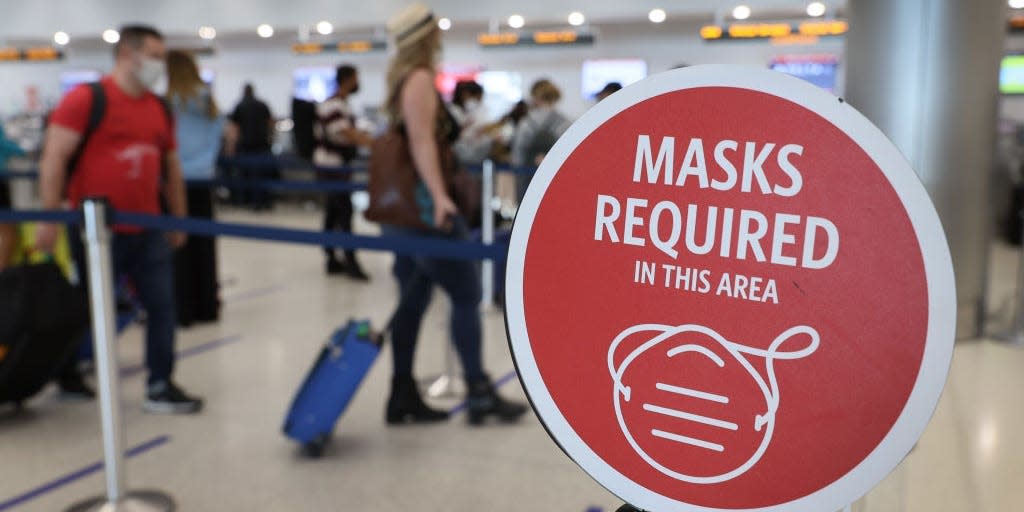 delta airlines masks airport