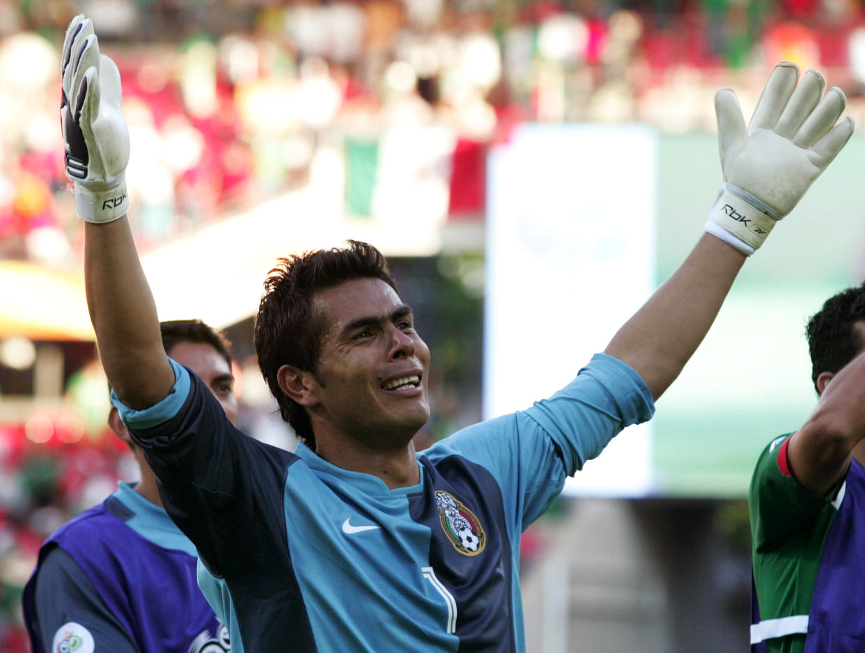 Oswaldo Sánchez durante el Mundial de 2006 con México. (REUTERS/Henry Romero)