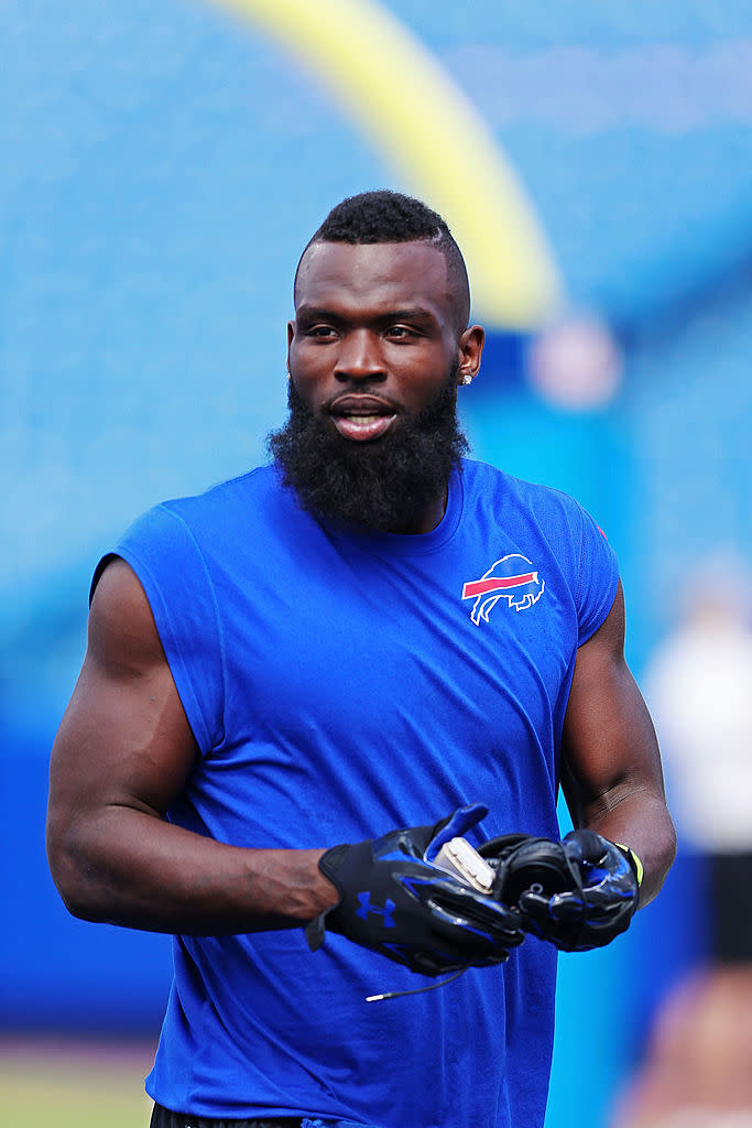 Mike Williams #19 of the Buffalo Bills warms up prior to the game against the Tampa Bay Buccaneers at Ralph Wilson Stadium on August 23, 2014 in Orchard Park, New York. (Photo by Vaughn Ridley/Getty Images)