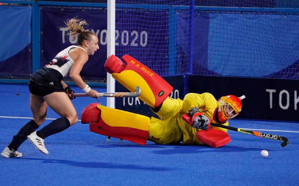 Hannah Martin scores a penalty against Maria Ruiz Castillo - AP