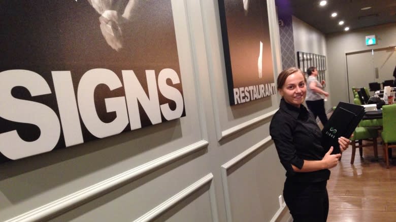 Signs Restaurant introduces diners to sign language