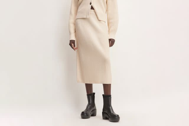 <p>Everlane</p>