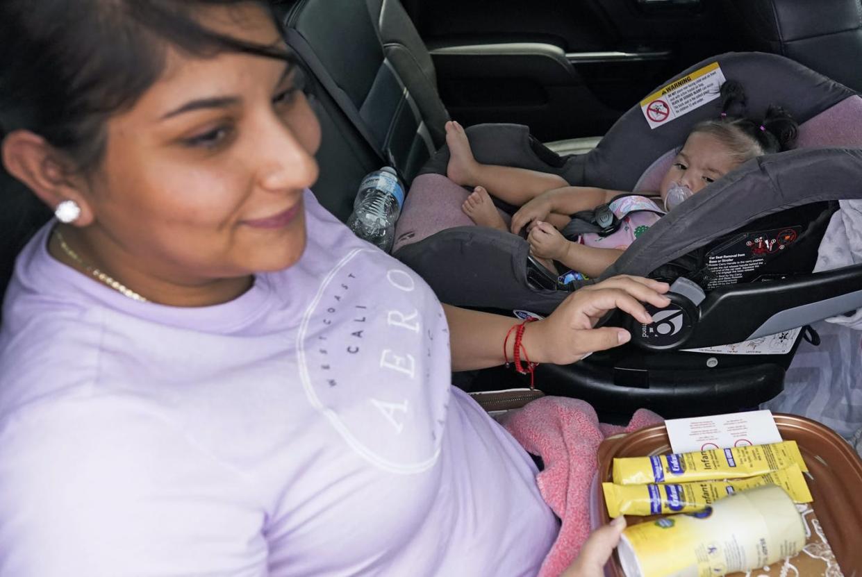 <span class="caption">Cities are trying to address the baby formula shortage with community drives.</span> <span class="attribution"><a class="link " href="https://newsroom.ap.org/detail/BabyFormulaShortage/978d1f02dc1043938f71dadae095fe96/photo?Query=baby%20formula&mediaType=photo&sortBy=arrivaldatetime:desc&dateRange=Anytime&totalCount=263&currentItemNo=34" rel="nofollow noopener" target="_blank" data-ylk="slk:AP Photo/David J. Phillip;elm:context_link;itc:0;sec:content-canvas">AP Photo/David J. Phillip</a></span>