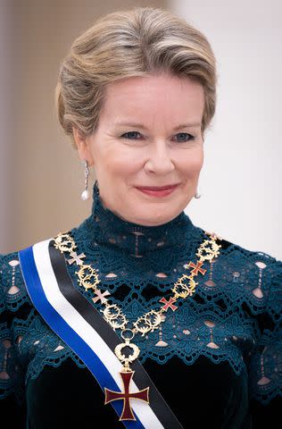 <p>BENOIT DOPPAGNE/Belga/AFP via Getty Images</p> Queen Mathilde of Belgium at the state banquet in honor of the president of Portugal on October 17.