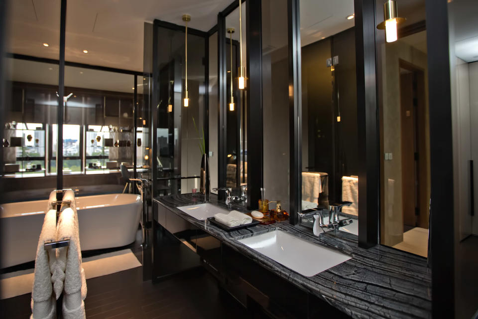 In-built bathroom at the Hamilton Scotts luxury residence in Singapore (Yahoo! photo)