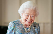 I 70 anni di regno della Regina Elisabetta sono stati senza pari: l’hanno vista nominare 15 primi ministri britannici, diventare la monarca più anziana della storia e diventare anche la prima donna ad aprire più di un'Olimpiade. Dopo la triste morte della monarca britannica ripercorriamo in 10 slide alcune delle sue conquiste più importanti.