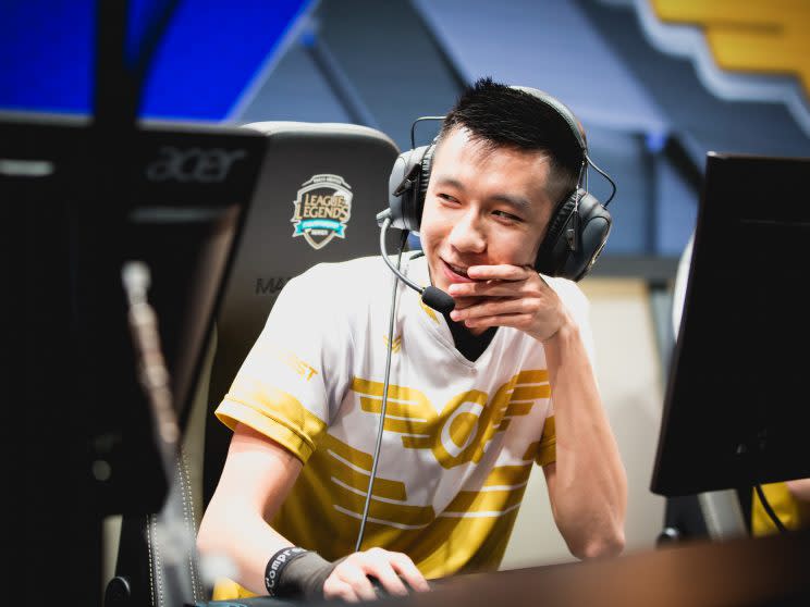 Hai is the mid laner for FlyQuest (lolesports)