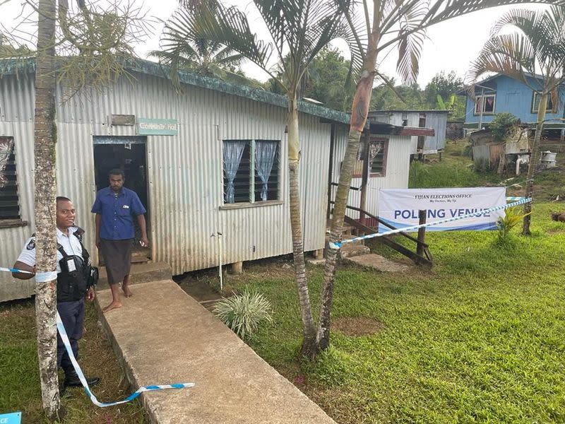 Pre-polling observers work before the general election in Namara