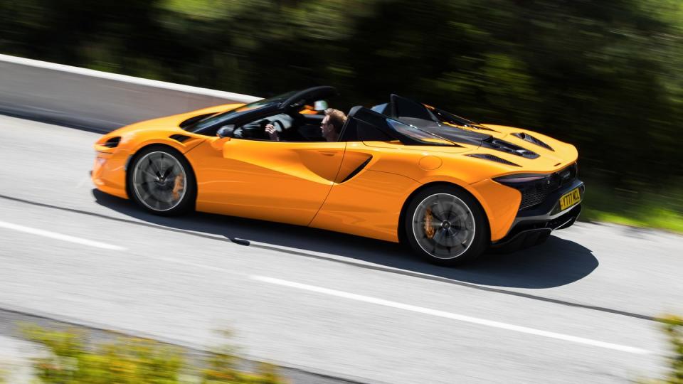 2025 mclaren artura spider