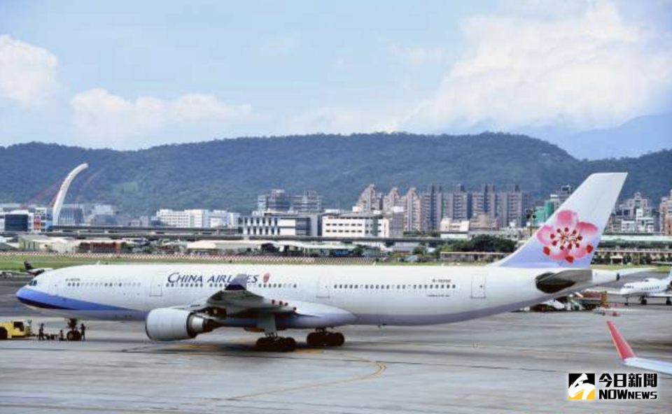 ▲強颱瑪莉亞襲台，多家航空公司宣布取消多個航班。（示意圖／NOWnews資料照）