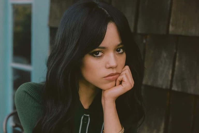 ¿quién Es Jenna Ortega La Actriz Que Interpreta A La Nueva Merlina Addams