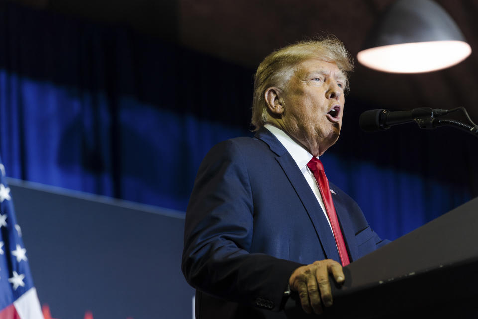 El expresidente Donald Trump, un candidato a la nominación presidencial del Partido Republicano, en un evento de campaña en Manchester, Nuevo Hampshire, el 27 de abril de 2023. (Sophie Park/The New York Times)