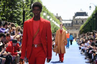 <p>Es war einer der meisterwarteten Momente und Highlight der Paris Fashion Week: Die erste Show von Virgil Abloh für Louis Vuitton – gleichzeitig die allererste Kollektion eines Schwarzen für das Modehaus. Und Abloh enttäuschte nicht: 28 seiner 56 Models waren dunkelhäutig, nur fünf von ihnen weiß. (Bild: Pascal Le Segretain/Getty Images) </p>