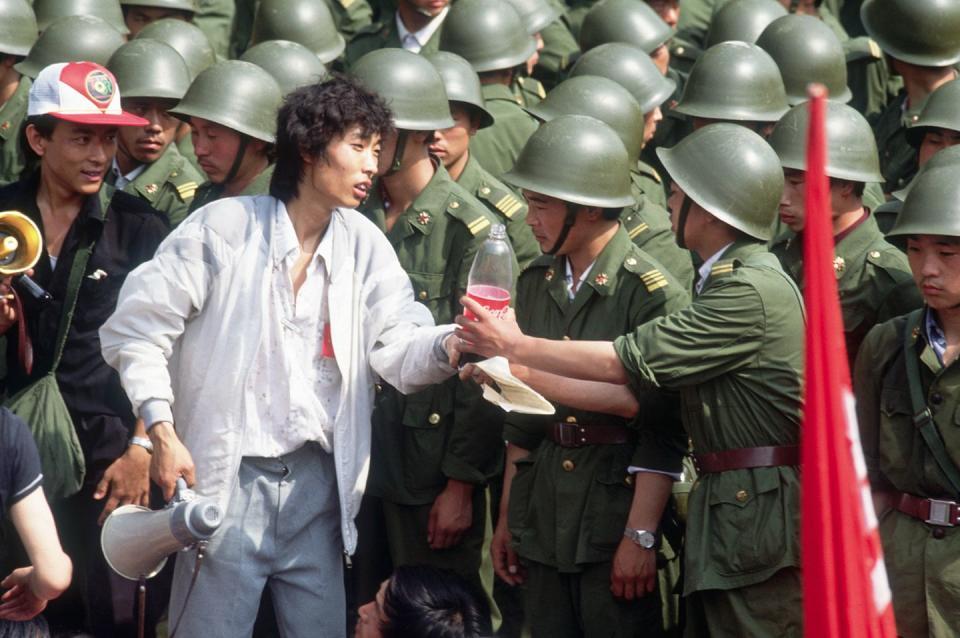 32 Photos Show the Hope and Despair of Tiananmen Square