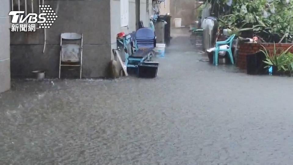 盧碧外圍環流引入西南風將會造成中南部豪雨。（圖／TVBS資料畫面）