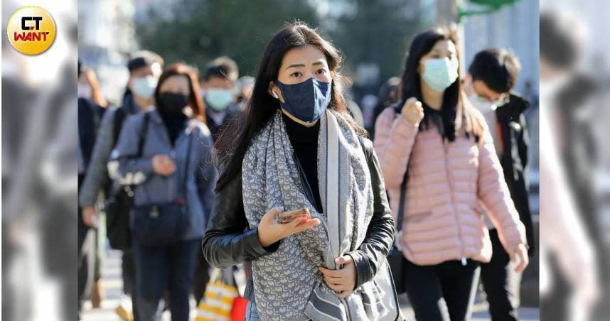 明天（22日）臺南、高雄、花蓮及臺東局部地區有36度以上高溫發生的機率。（示意圖／方萬民攝）