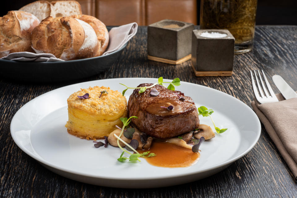 Filet mignon with bordelaise sauce and prepared potato