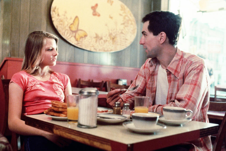 Jodi Foster and Robert De Niro in a cafe in Taxi Driver