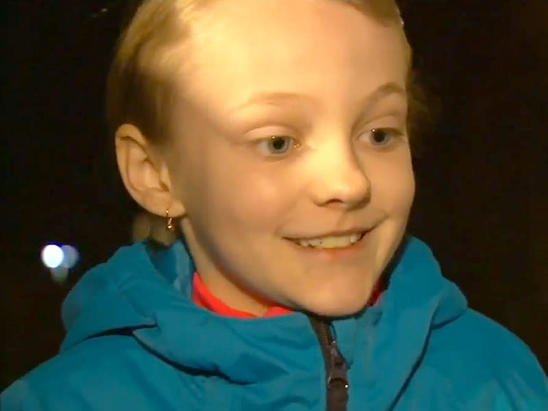 Girl, 9, Jumps Three Floors from Burning Building into Officers' Arms: 'She's the Bravest Little Kid I've Ever Seen'| Around the Web, Real People Stories, Real Heroes