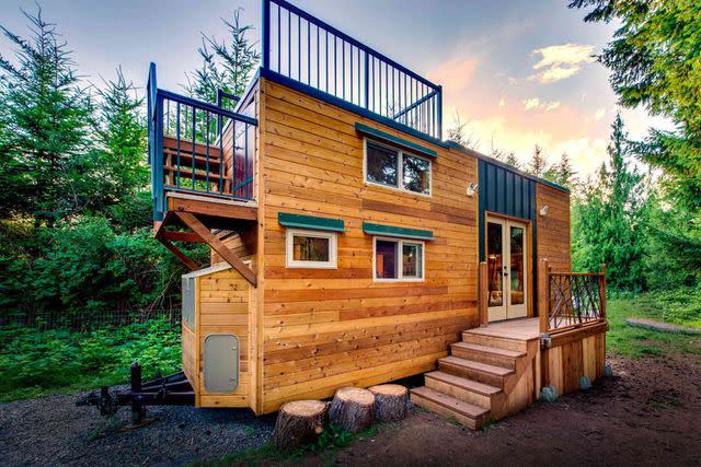 <p> <a href="http://backcountrytinyhomes.com/" data-component="link" data-source="inlineLink" data-type="externalLink" data-ordinal="1">Back Country Tiny Homes</a></p>