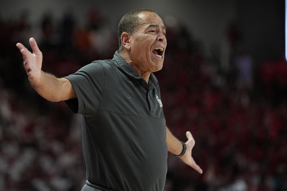 Houston head coach Kelvin Sampson gestures during the first half of an NCAA college basketball game against Alabama, Saturday, Dec. 10, 2022, in Houston. (AP Photo/Kevin M. Cox)