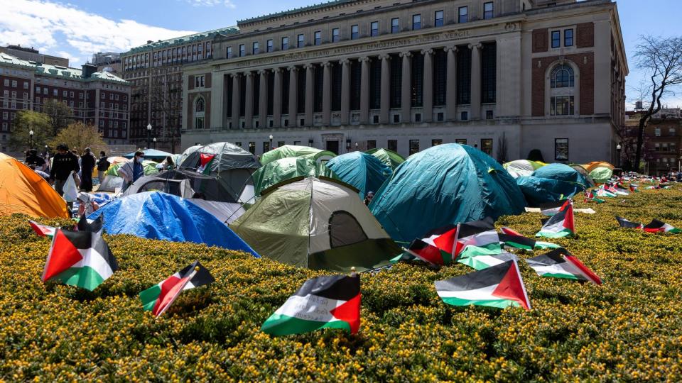 Manifestantes estudiantiles ocupan el 