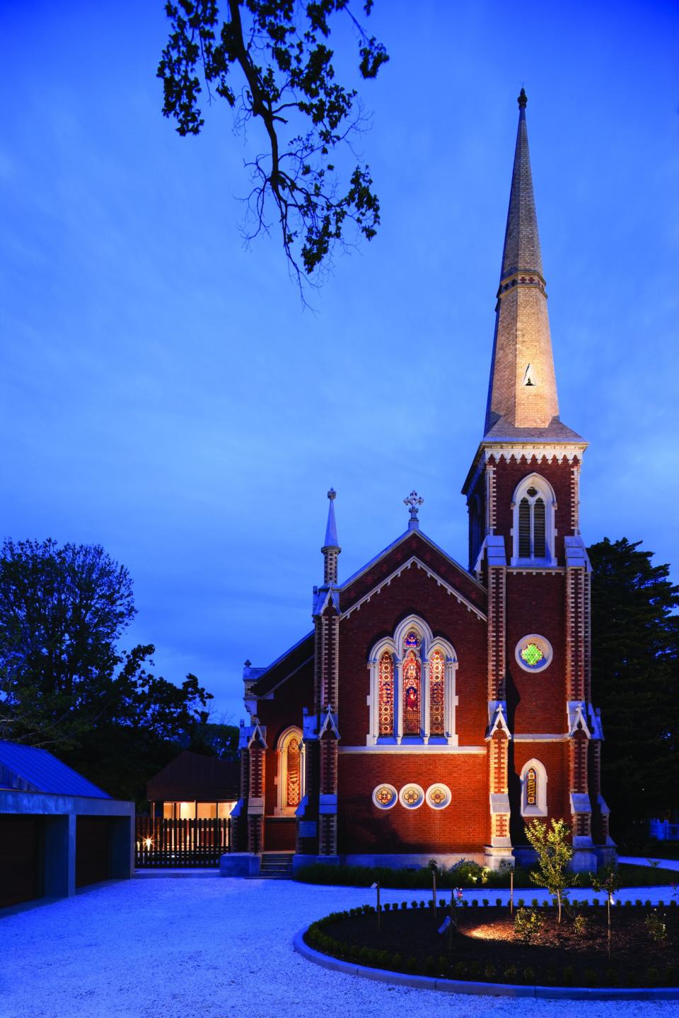 This is the Knox Church, a <a href="https://www.bayside.vic.gov.au/things_to_see_and_do/architecturaltrail_john_knox_trail.htm" target="_blank">Gothic Revival </a>style building that was constructed&nbsp;in Brighton, Victoria in the&nbsp;<a href="http://www.williamsonproperties.com.au/church-conversion/" target="_blank">1870s</a>. The architects who&nbsp;turned&nbsp;the building into a family home, Williams Boag and Sonia Mangiapane, managed to keep much of its richly decorated interior, including its gorgeous stained glass windows.<br /><i><br />Scroll down for images from inside the renovated Knox Church.</i>