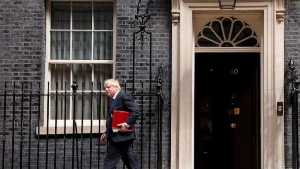 PHOTO: British Prime Minister Boris Johnson walks at Downing Street in London, July 6, 2022. (John Sibley/Reuters)