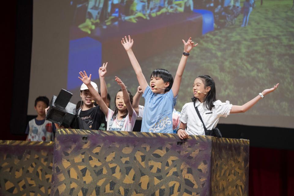 博嘉國小學生演出兒童劇「環遊世界60天」