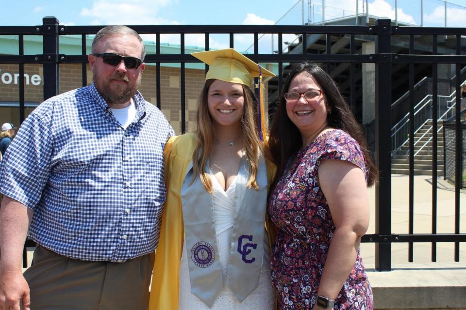 PHOTO: Jason and Marybeth Smith are pictured with their daughter, Raven Whitaker-Smith, at her high school graduation. (Courtesy Marybeth Smith)