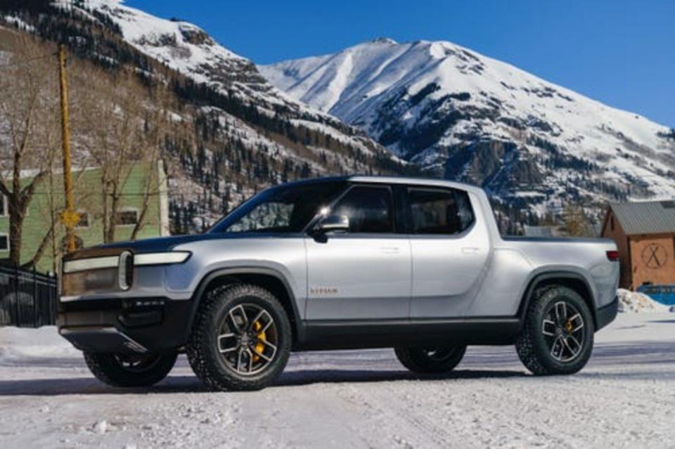 Rivian sagt, dass die Kunden ihre R1T-Pickups ab September erhalten werden.