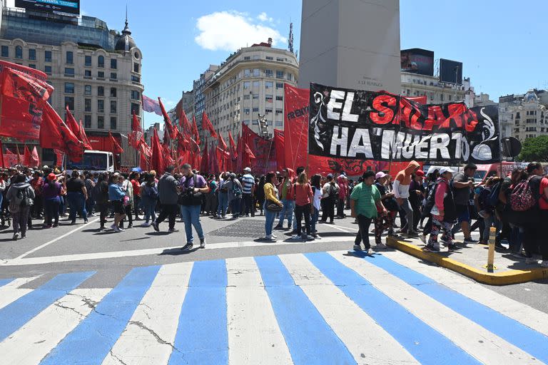 Militantes del Frente de Organizaciones en Lucha (FOL) realizarán una movilización al Ministerio de Trabajo en el marco de la reunión del Consejo del Salario.