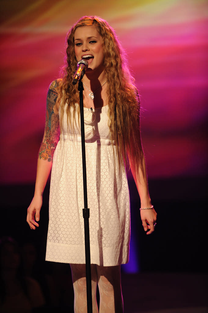 Megan Corkrey performs "Put Your Records On" by Corinne Bailey Rae on "American Idol."