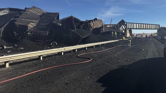 Colorado s I 25 is partially closed after a coal train derailed