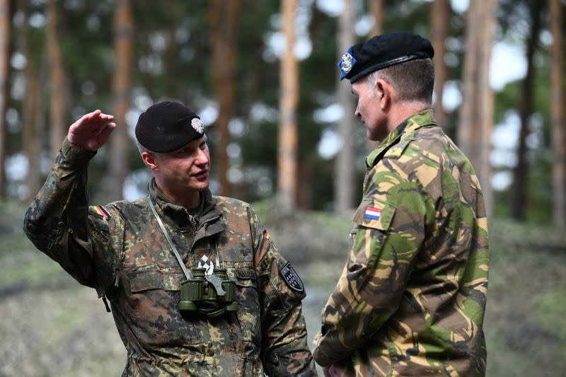 Ukrainian soldiers train in Klietz