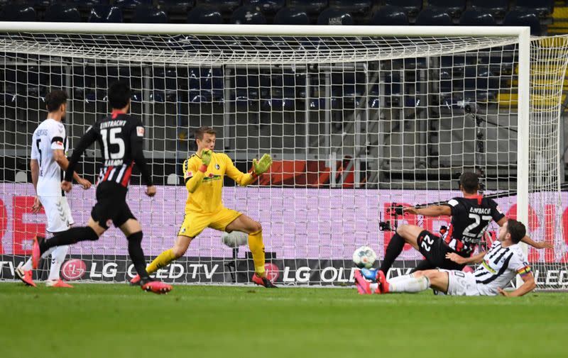 Bundesliga - Eintracht Frankfurt v SC Freiburg