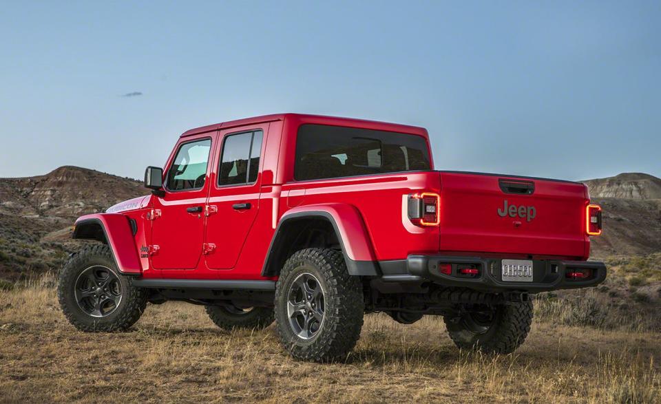 <p>Jeep claims the Gladiator shares less than 50 percent of its parts with the <u><a rel="nofollow noopener" href="https://www.caranddriver.com/reviews/2018-jeep-wrangler-v-6-4x4-manual-instrumented-test-review" target="_blank" data-ylk="slk:Wrangler JL;elm:context_link;itc:0;sec:content-canvas" class="link ">Wrangler JL</a></u>. While numerous factors play into reengineering the Wrangler's DNA for work as well as play, the basic building blocks consist of an entirely new, truck-centric frame and beefy Dana 44 live axles front and rear.<br></p>