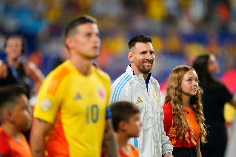 La entrada de Lionel Messi  al campo de juego.

