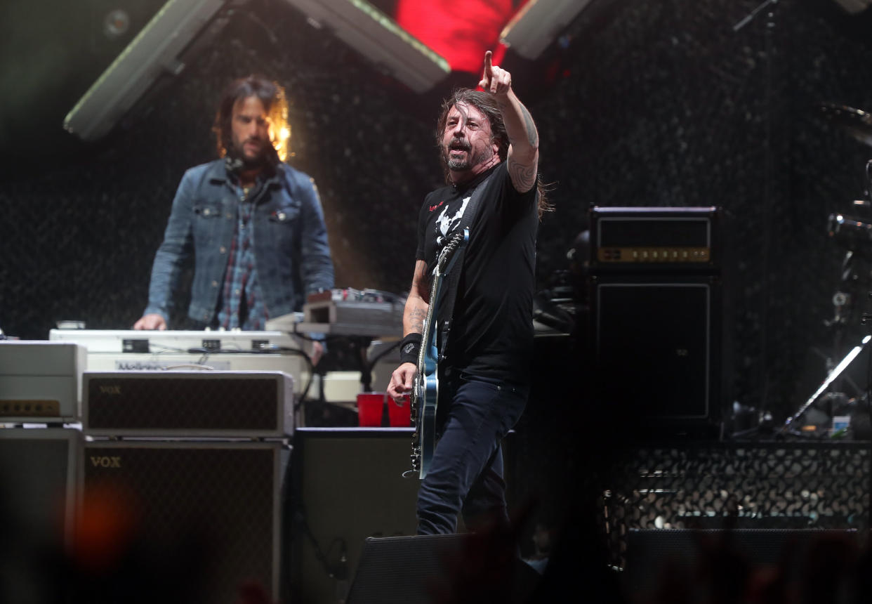 Watch Foo Fighters And Billy Idol Cover Sex Pistols' 'Pretty Vacant'