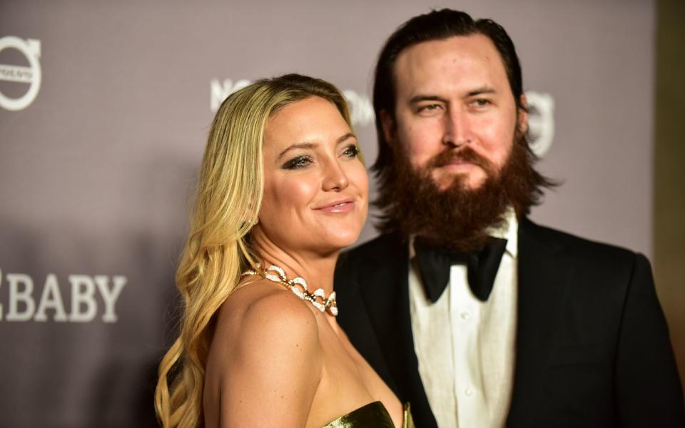 Kate Hudson und Danny Fujikawa haben sich nach fünf Jahren Beziehung verlobt.  (Bild: 2019 FilmMagic / Rodin Eckenroth)